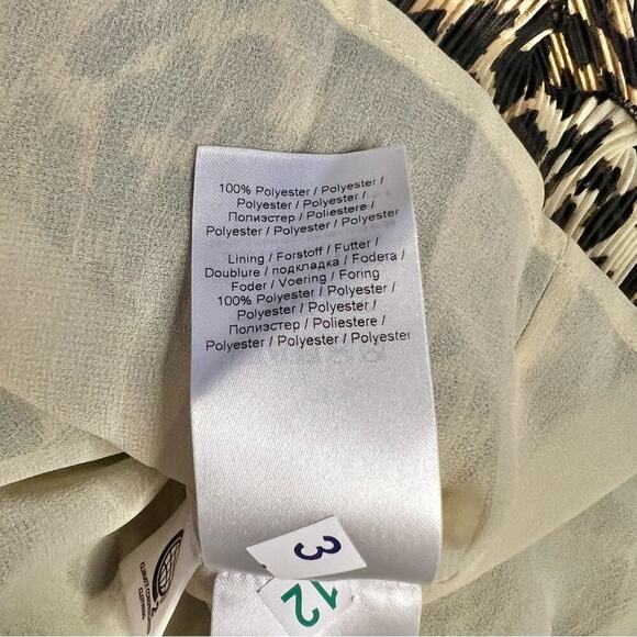 Ganni Leopard Print Pleated Bell Sleeve Crop Blouse - Picture 7 of 7